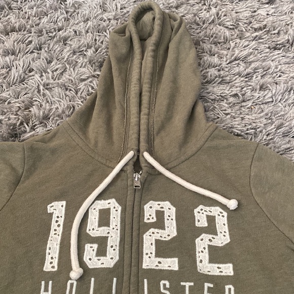 Hollister sweatshirt - Picture 3 of 4